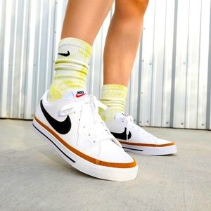 Nike Women’s Court Legacy • Size 7